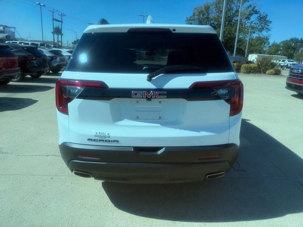 2023 GMC Acadia SLT
