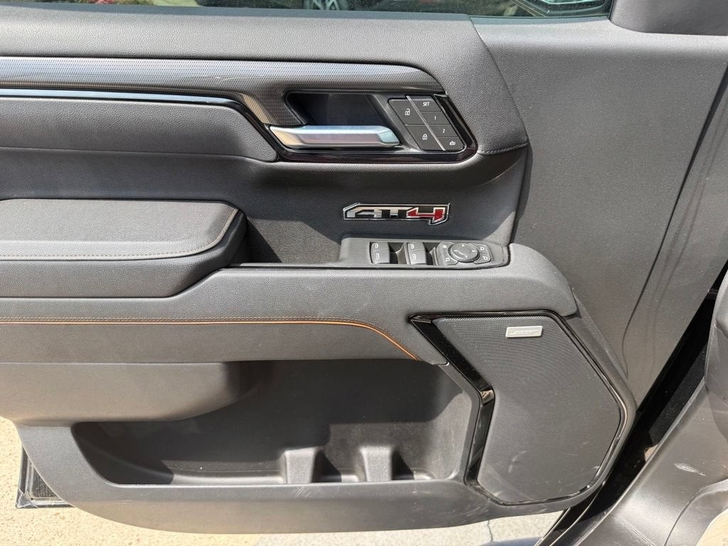 2025 GMC Sierra 1500 AT4