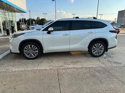 2022 Toyota Highlander Platinum