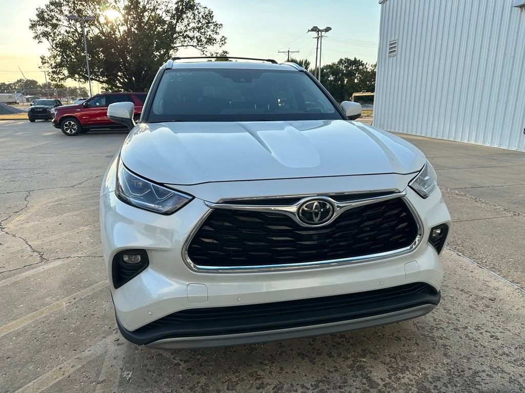 2022 Toyota Highlander Platinum