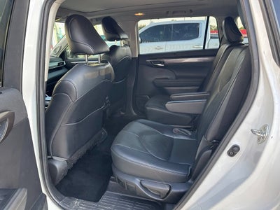 2022 Toyota Highlander Platinum